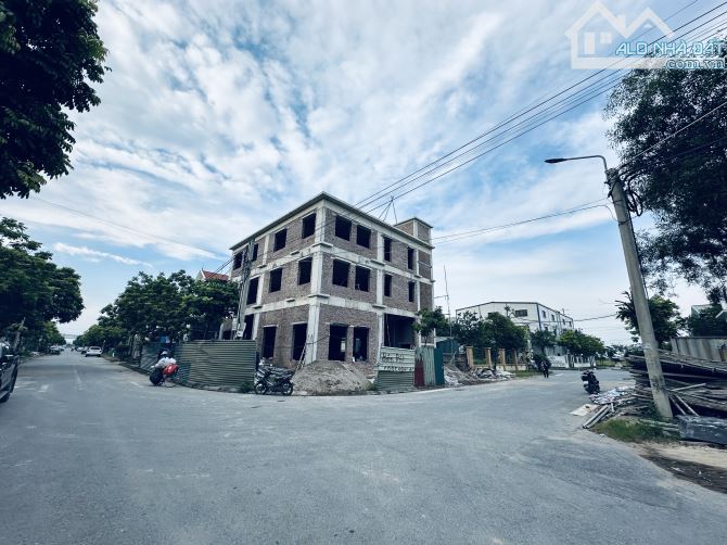 Cần bán 360m2 tại ccn Đông La, sát vd4 - 5