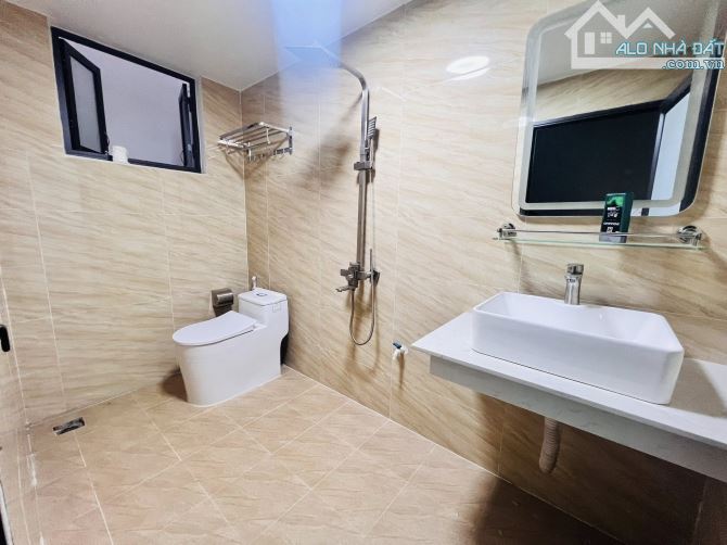BÁN NHÀ LÁNG HẠ ĐỐNG ĐA 35m 5Tầng Mt 4m GIÁ 8.5 TỶ NGÕ THÔNG 2 THOÁNG KINH DOANH. - 5