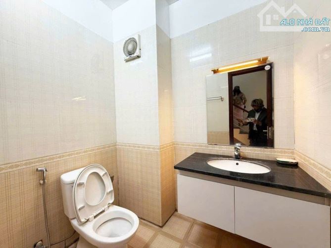 BÁN NHÀ NGUYỄN KHÁNH TOÀN - CẦU GIẤY - FULL NỘI THẤT 45M 5 TẦNG GIÁ 10,4 TỶ. - 5