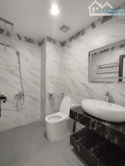 HÀNG HIẾM PHÚ ĐÔ – MẶT PHỐ – TÒA 9 TẦNG – 80M² – MT 5M – 32.5 TỶ - 5