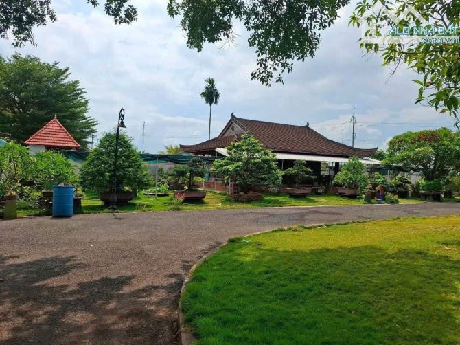 Cần bán mặt tiền QL1A, DT: 80,2x190m, CN: ~15.200m2 (1.52ha), giá: 180 tỷ TL - 11tr/m2 MT - 4