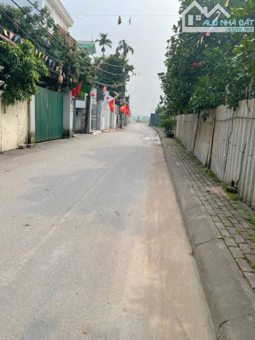 BÁN NHÀ LIÊN MẠC - Ô TÔ ĐỖ CỬA - NGÕ THÔNG - DT: 46M2, 4 TẦNG, MT 4.9M - 5.8 TỶ - 5