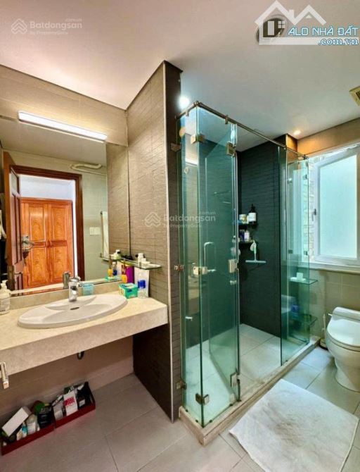HXH 7m huỳnh Văn Bánh. Phú Nhuận. 5x15m nở hậu 6m nhà 5 tầng, tặng hết nội thất.  17.5 tỷ - 5