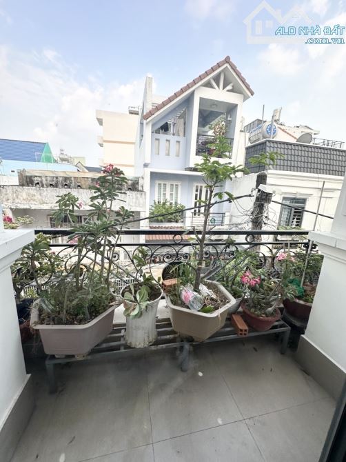 TỈNH LỘ 10-BÌNH TÂN-63M2-2TẦNG-3PN-OTO ĐỖ CỬA-GIÁP Q6-KẾ KHU TÊN LỬA-CHỈ 5.x TỶ - 5