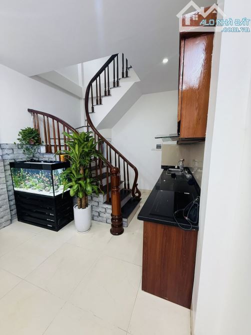 BÁN GẤP NHÀ ĐÌNH THÔN - VỊ TRÍ ĐẸP SIÊU ĐẸP - CÁCH MẶT PHỐ 10M - Ô TÔ ĐỖ CỔNG - 5