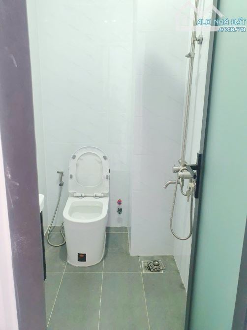 Bán nhà đẹp 2 lầu hẻm 5m gần đường Âu Dương Lân Phường 3 Quận 8 - 5