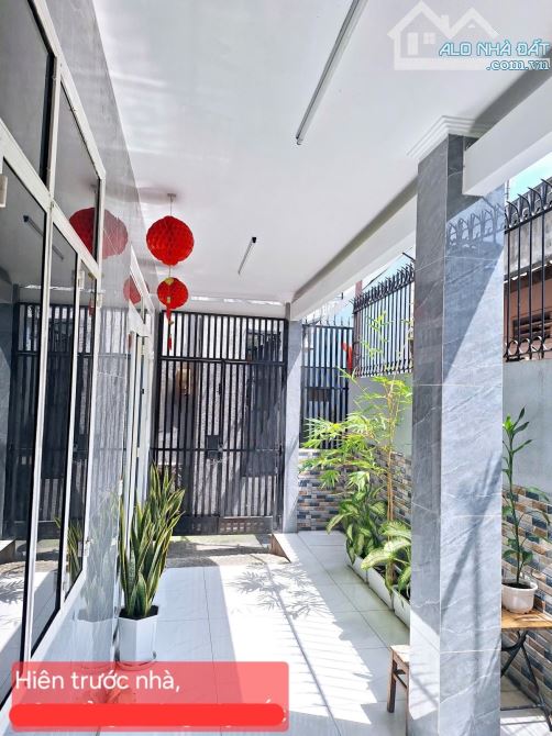 BÁN NHÀ GÓC 3 MẶT TIỀN NGANG KHỦNG 8M NGAY CHỢ THỦ ĐỨC GIÁ CHỈ 5.2 TỶ (TL) - 5