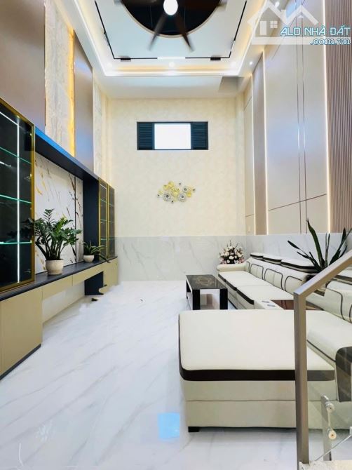 BÁN NHÀ 65M² 5 TẦNG-GÒ VẤP PHAN HUY ÍCH GẦN SIÊU THỊ EMART- GIÁ 7.7 TỶ - 5