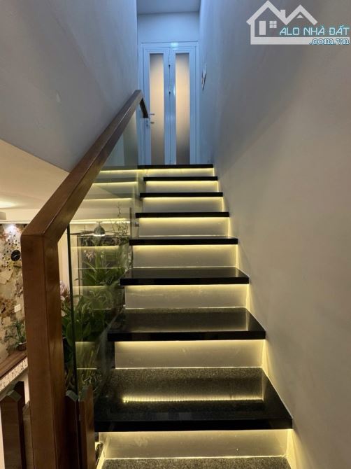 SIÊU PHẨM NHÀ ĐẸP HƠN HOA HẬU TRUNG TÂM QUẬN 6 -3 TẦNG - 4X6M - VÀO Ở NGAY - CHỈ 4.1 TỶ - 5