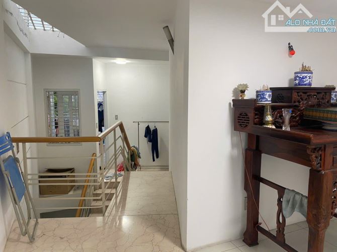 Bán nhà đường số 43 Khu Tân Quy Đông ,Quận 7, dt 4x18m,3 lầu.h.Tây - 7