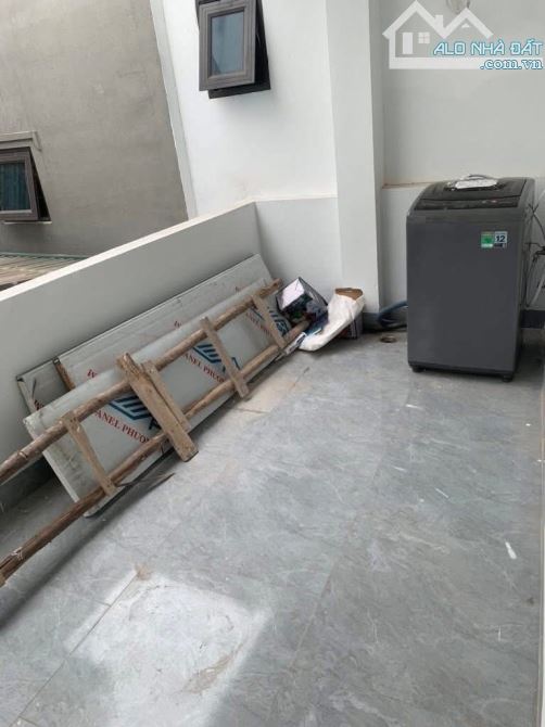 BÁN NHÀ CẦU DIỄN -SÁT ĐẠI HỌC CÔNG NGHIỆP- 35M2 4 TẦNG DÂN XÂY - Ô TÔ ĐỖ GẦN - CHỈ 4,3 TỶ - 6