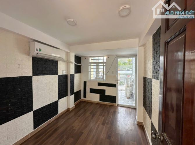 Nhà Cho Thuê Nguyên Căn Hẻm Xe Hơi Quận 3 - 6