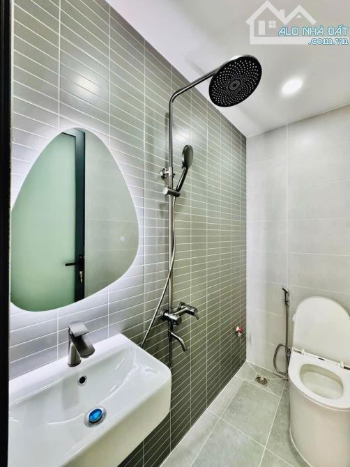 Nhà đẹp, hẻm 1/ ngay Thăng Long, Tân Bình. Giá: 3 Tỷ 090 / 58.8m2. Hẻm xe hơi 4.5m thông - 6