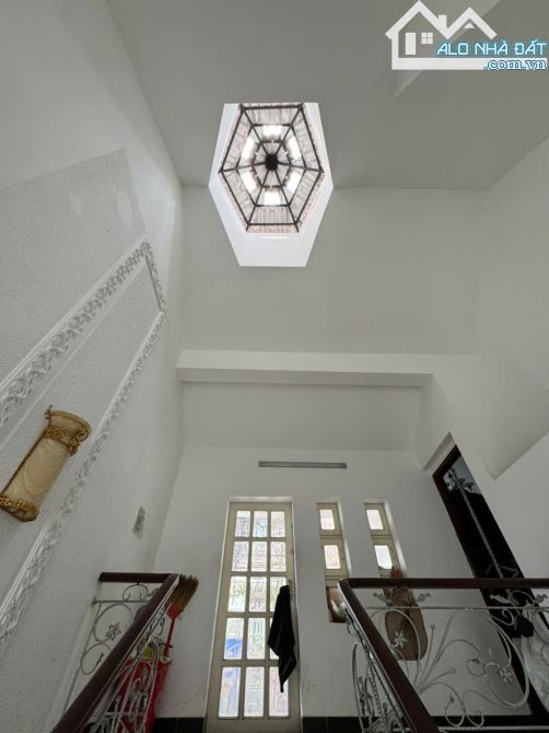 Bán nhà hẻm nhựa Hoàng Hoa Thám Tân Bình, DT 7x20m, biệt thự 4 tầng, giá 23 tỷ - 6