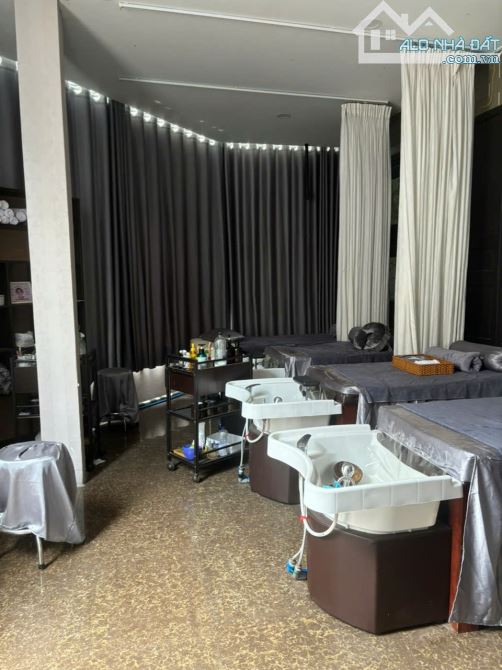 Bán nhà 5 tầng có thang máy góc 2 mặt HXH Trần Hưng Đạo Quận 1 chỉ nhỉnh 12 tỷ - 6