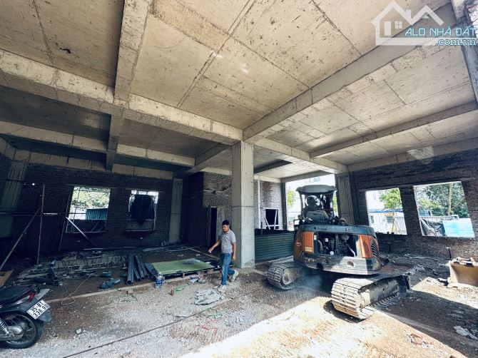 Cần bán 360m2 tại ccn Đông La, sát vd4 - 6