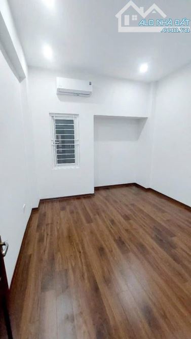 GIANG VĂN MINH – MT 5.2M – 40/46M² – 5 TẦNG – 9.5 TỶ – 15M RA Ô TÔ – TRUNG TÂM BA ĐÌNH - 6