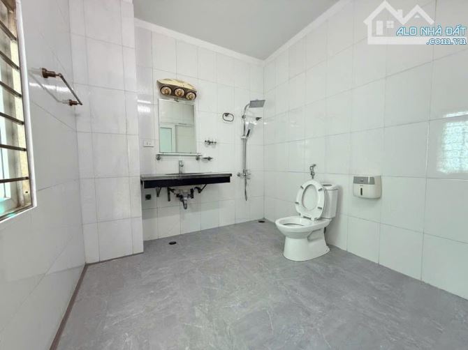 HOÀNG MAI  - 6 TẦNG - FULL NHƯ ẢNH - DT 35M - MT 6,6M - NHĨNH 8 TỶ, - 6