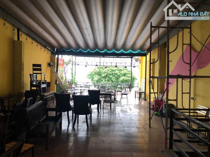 Cho thuê nhà mặt phố Nguyễn Đình Thi, DT 227m2x4 tầng, MT 12m, Giá 8000$ - 6