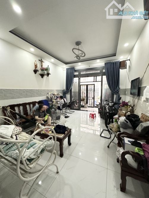 TỈNH LỘ 10-BÌNH TÂN-63M2-2TẦNG-3PN-OTO ĐỖ CỬA-GIÁP Q6-KẾ KHU TÊN LỬA-CHỈ 5.x TỶ - 6
