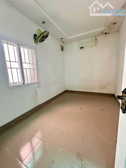HIẾM!!! Ngay TRUNG TÂM quận 7 - DT: 90m2 - Giá chỉ 13 tỷ - MẶT TIỀN ĐƯỜNG NHỰA 8M - 6