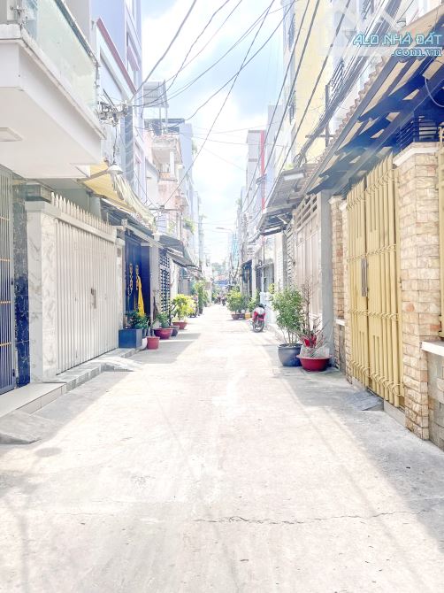 Bán nhà đẹp 2 lầu hẻm 5m gần đường Âu Dương Lân Phường 3 Quận 8 - 6