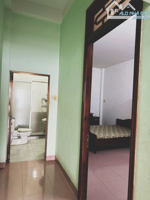 Cho thuê nhà  nguyên căn khu Hoàng Diệu full nội thất  3pn Hẻm oto rộng dt 63mx2 giá 8tr - 6