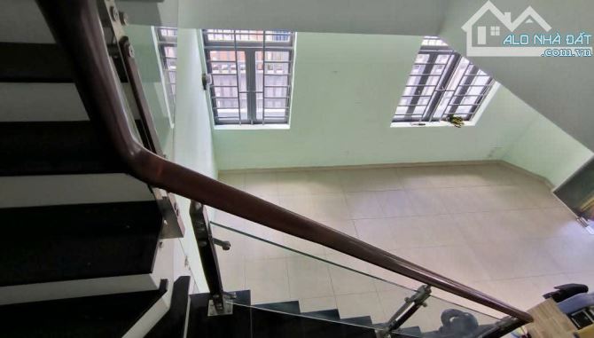 Nhà HXT, 1 trệt 2 lầu 4pn 3wc, sẵn máy lạnh. Gần đường Tam Bình - 6