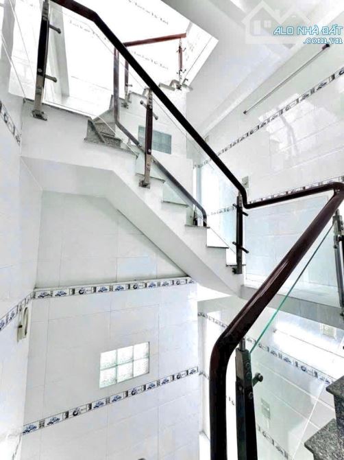 BÁN NHÀ 5 TẤM KHU VIP MẶT TIỀN LÔ NHÌ HOÀNG DIỆU GIÁ 6TỈ29 KHU ĐỒNG BỘ HÀNG 102 - 6