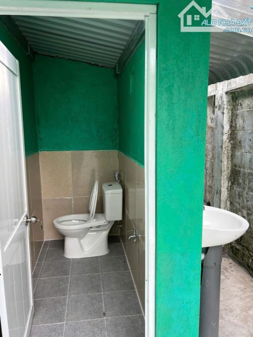 Kho xưởng 400m² có điện 3 pha, đường cặp Quốc Lộ 1A - 6