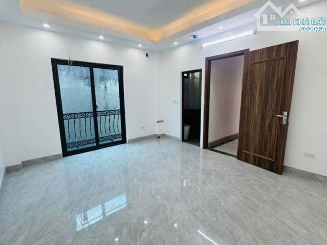 SỐ NHÀ 47 NGÕ 26 CẦU DIỄN DIỆN TÍCH 54M2 X 6 TẦNG LÔ GOC THANG MÁY Ô TÔ TRÁNH KD - 7