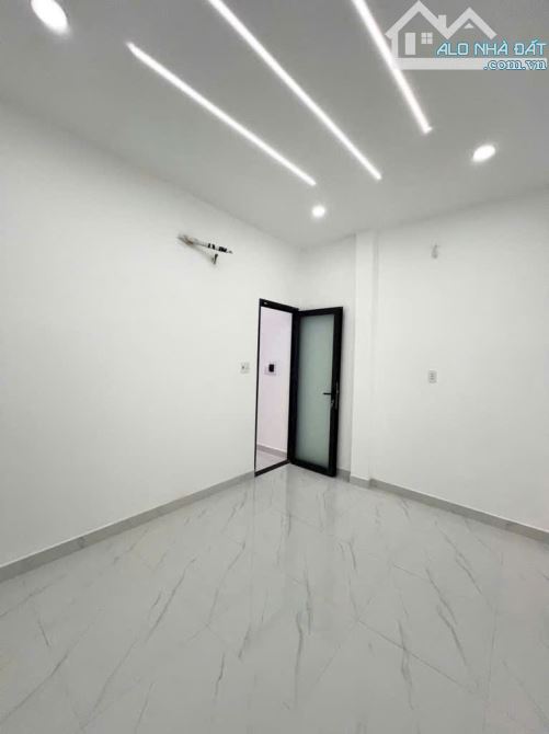 Đường số BHH gần AEON Tân Phú hẻm xe hơi 2 tầng 4x10m chỉ 4.4 tỷ - 7