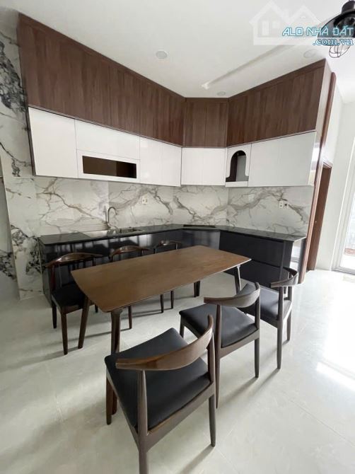 Nhà bán -Thạnh Xuân 24 - 115m2 - 3 Tầng - HXH - TK đep - Giá 7.9 Tỷ Tl - 7