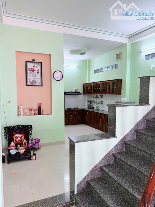 Cho thuê nhà  nguyên căn khu Hoàng Diệu full nội thất  3pn Hẻm oto rộng dt 63mx2 giá 8tr - 7