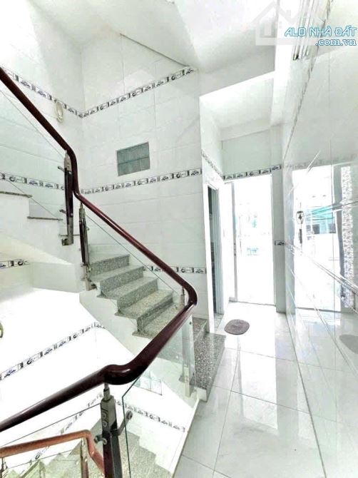 BÁN NHÀ 5 TẤM KHU VIP MẶT TIỀN LÔ NHÌ HOÀNG DIỆU GIÁ 6TỈ29 KHU ĐỒNG BỘ HÀNG 102 - 7