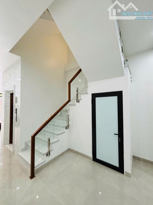 Bán nhà mặt đường khu phân lô Đằng Lâm, có thang máy, 78m2 4 tầng, ô tô đỗ thoải mái, giá - 7