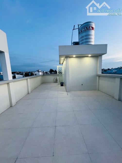 Nhà CHO THUÊ NHÀ TRỆT 1 LẦU VÀ SÂN THƯỢNG MỚI XÂY HẺM 388 NGUYỄN VĂN CỪ - 8