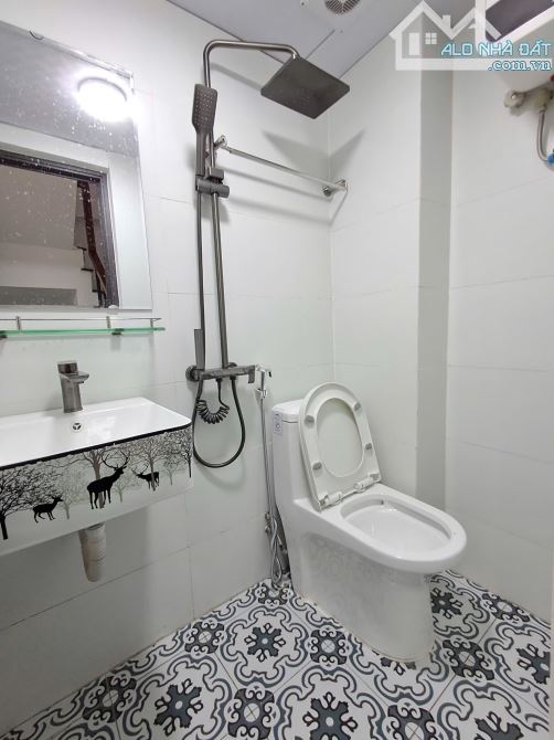Lệnh Cư Khâm Thiên, Full Nội Thất. 20m2-5 Tầng – 3.5m Mặt Tiền. Giá Thương Lượng. 4.7 Tỷ - 8