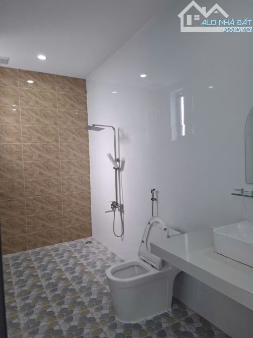 NHÀ XÂY KIỂU HIỆN ĐẠI 5 PN 4 WC GIÁ CHỈ NHỈNH 3X TỶ XÍU - 8
