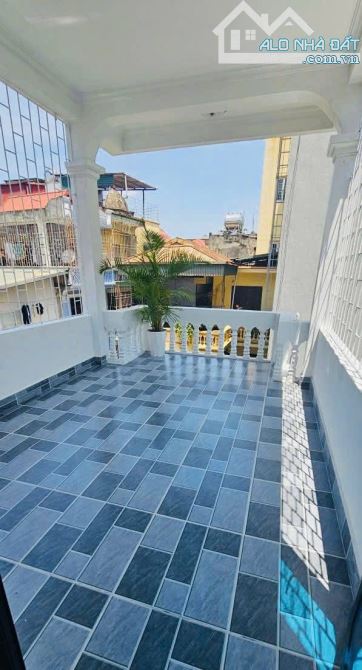 Bán nhà Kim Giang :40m2, 4 tầng, gần ô tô. Giá 8.65 tỷ - 8