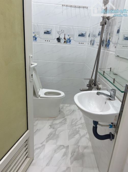 Nhà DT :45m2 ngang 6M6 Huỳnh tấn phát TT.nhà bè q7 chỉ nhĩnh 3 Đồng - 8