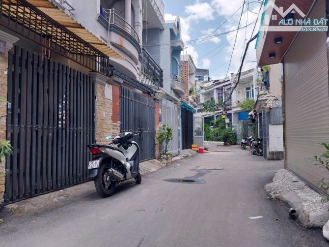 Nhà Gò Vấp hẻm xe hơi thông 2 tầng 90m2 sử dụng đường số 51 phường 14 gần bờ kênh - 8