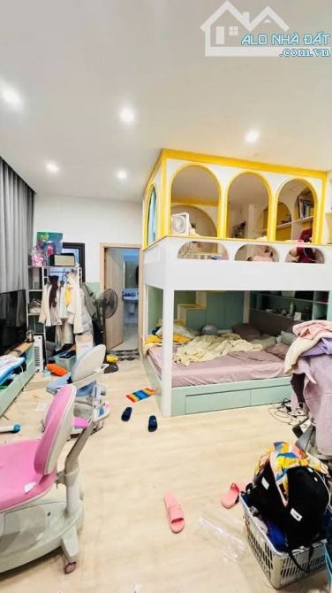 🔥MẶT PHỐ VIP TRIỆU VIỆT VƯƠNG - HAI BÀ TRƯNG - 143M - 42 TỶ - Ô TÔ TRÁNH - VỈA HÈ - 8