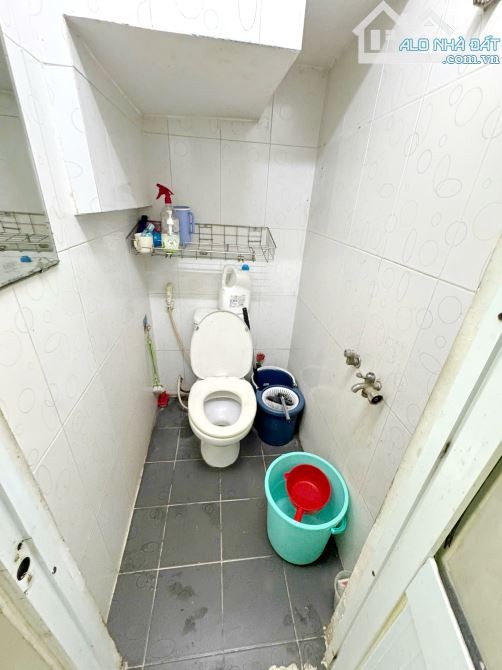 Bán nhà 2 lầu 79m2 gần mặt tiền đường Phạm Thế Hiển P.5 Quận 8 - 8