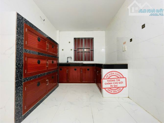 Cần bán gấp nhà 1 trệt 1 lầu, sổ hồng riêng ngay trung tâm Đức Hòa, 165m2 4 phòng ngủ - 8