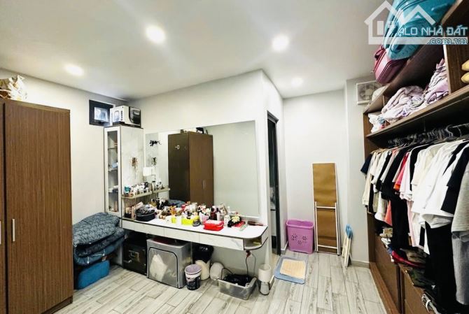 BIỆT THỰ PHỐ VÂN ĐỒN HẼM TO 4-5 MÉT  NGANG ĐẸP BỀ THẾ GẦN 5 MÉT GẦN SÁT MT VUÔNG VỨC NHÀ - 9