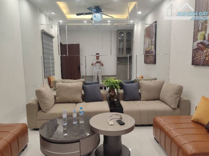 NHÀ HOÀNG QUỐC VIỆT VỊ TRÍ SIÊU VIP - 9