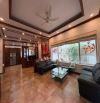 BIỆT THỰ DỊCH VỌNG CẦU GIẤY – VỊ TRÍ ĐẮC ĐỊA  - ĐẲNG CẤP– GẦN CÔNG VIÊN – VỈ HÈ Ô TÔ TRÁNH