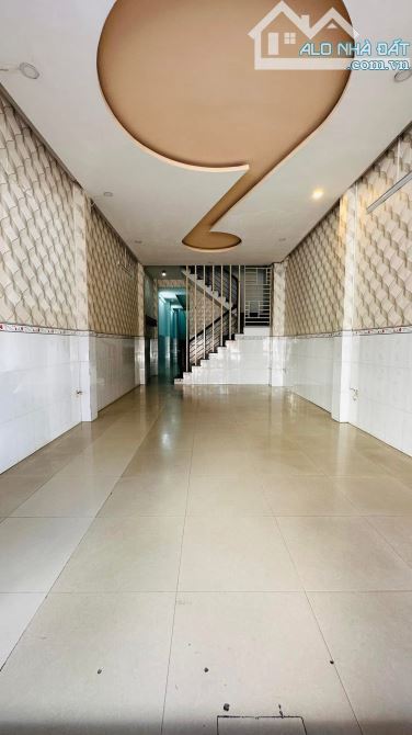 Bán nhà đẹp 3tầng mặt tiền Phù Đổng 97.5m2 ngang4.2m hạ giá thương lượng