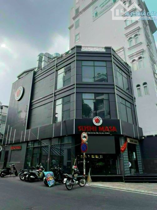 Khan Hiếm! Cần bán Khách Sạn khu Bùi Viện. Q1. DT: 7.5*20m. HĐT 140tr/th. giá 82 tỷ TL.